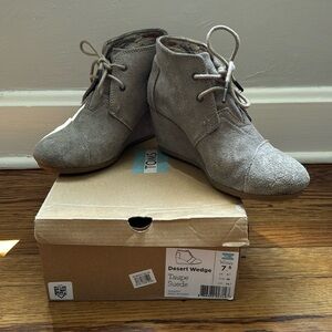 Like New TOMS Desert Wedge Bootie, Size 7.5